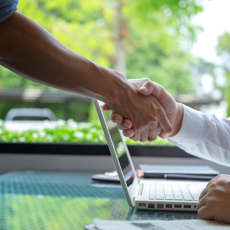 Los beneficios de asociarse con nosotros