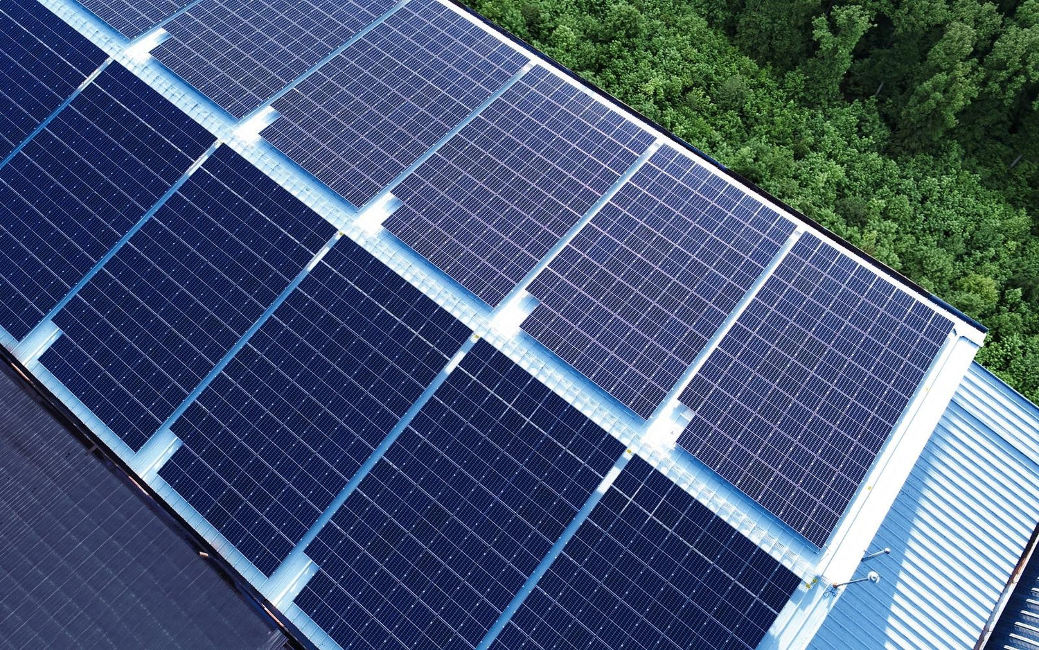 Our onsite solar solutions allow you to lower your energy bill by purchasing solar power at a lower rate than from the energy grid. 