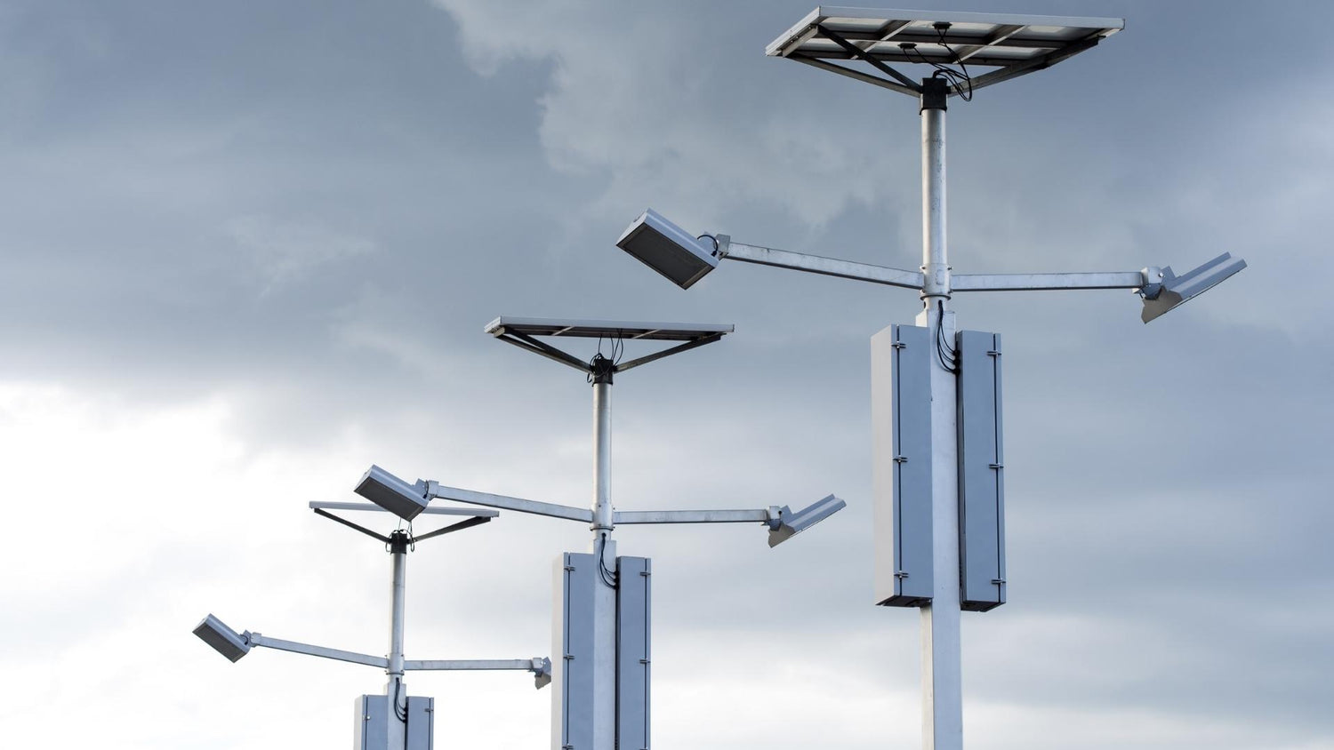 The Benefits of Solar LED Lighting and the IoT